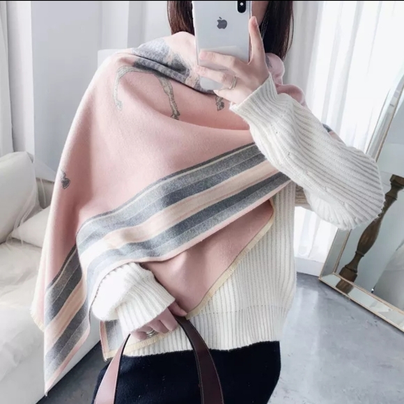 ⭐NEW! Cashmere Luxury Horse Scarf - Picture 3 of 6
